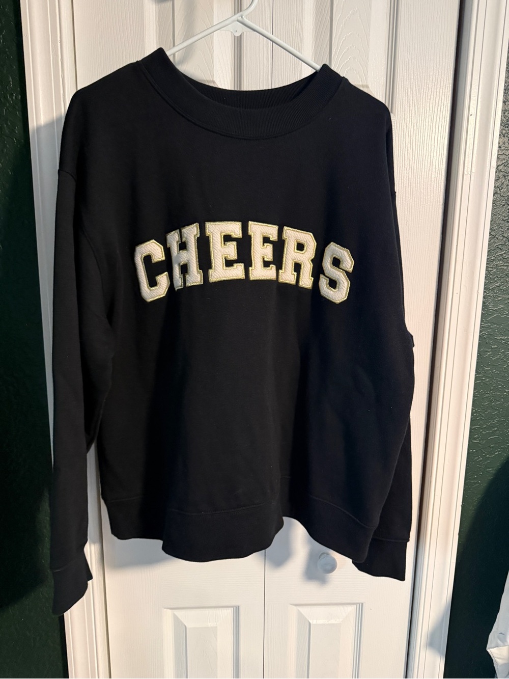 Universal Thread Black Pullover Sweatshirt